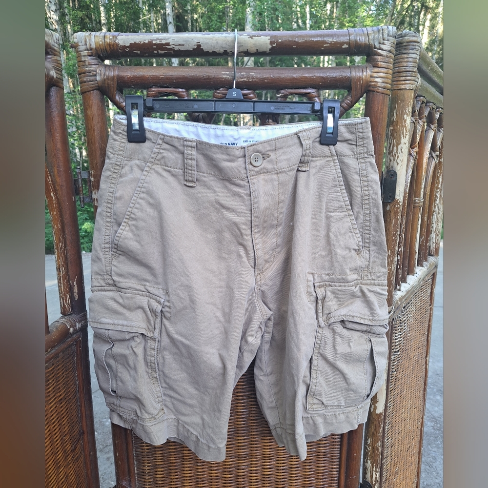 Old Navy cargo shorts size 29🛶